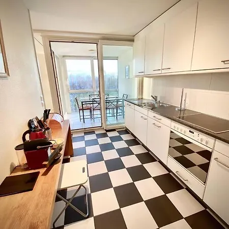 Your Bright And Spacious By The * Lausana