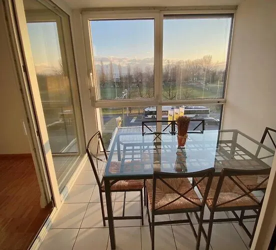 Apartment Your Bright And Spacious By The Lausanne