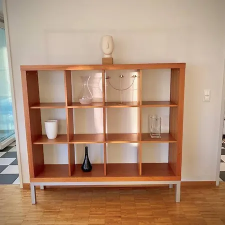 Your Bright And Spacious By The 아파트 *