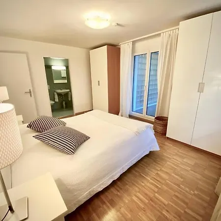 Your Bright And Spacious By The 로잔